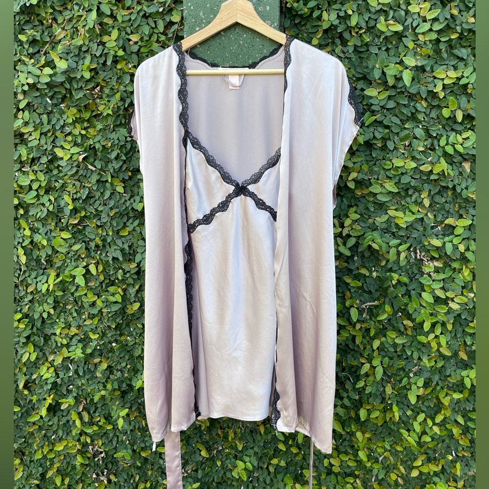 Victoria Secret | Satin Robe and Matching Nightie | Size M